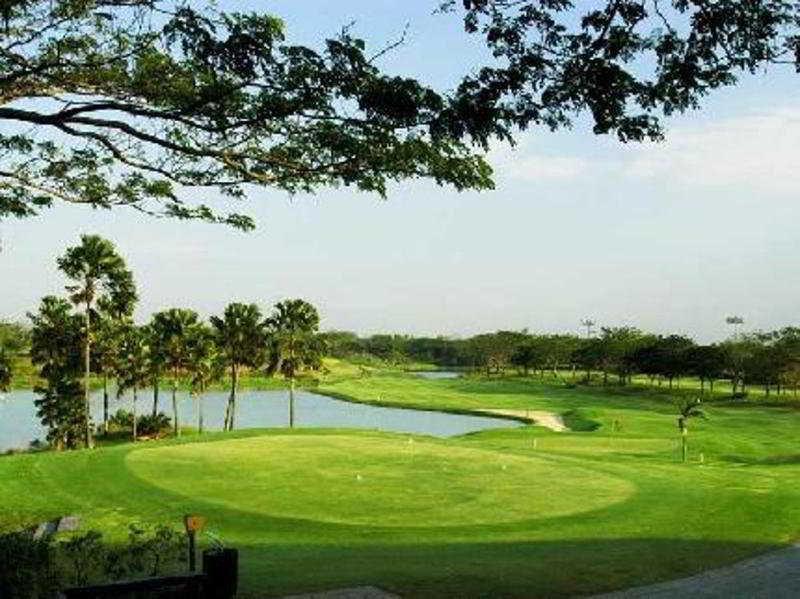 Ciputra Golf, Club & Hotel Σουραμπάγια Ανέσεις φωτογραφία