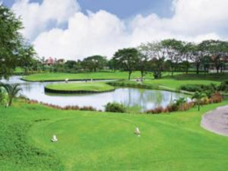Ciputra Golf, Club & Hotel Σουραμπάγια Εξωτερικό φωτογραφία